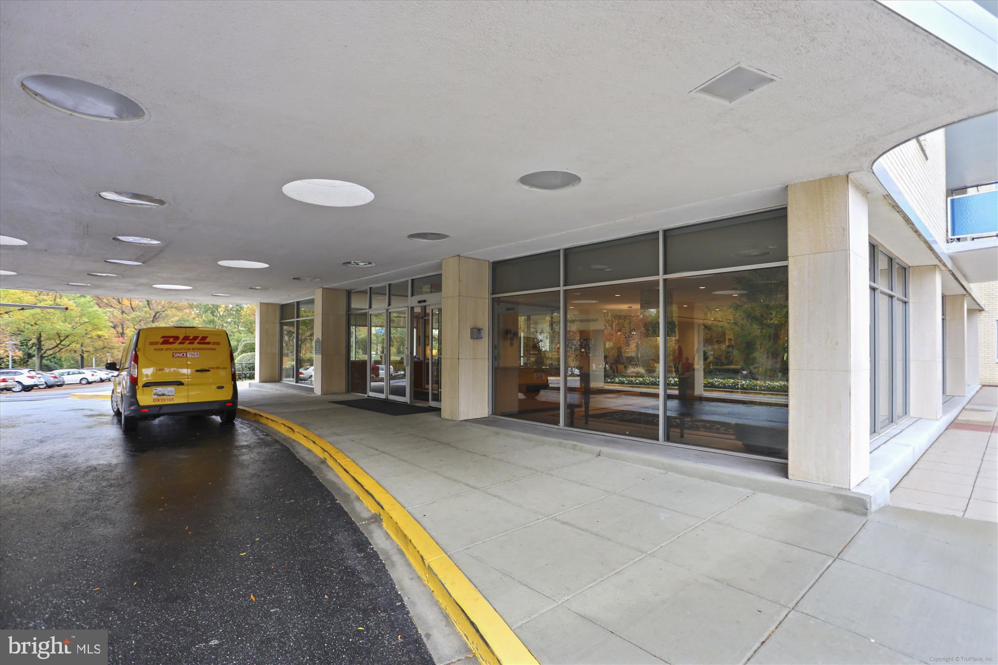 10401 GROSVENOR PLACE 1515