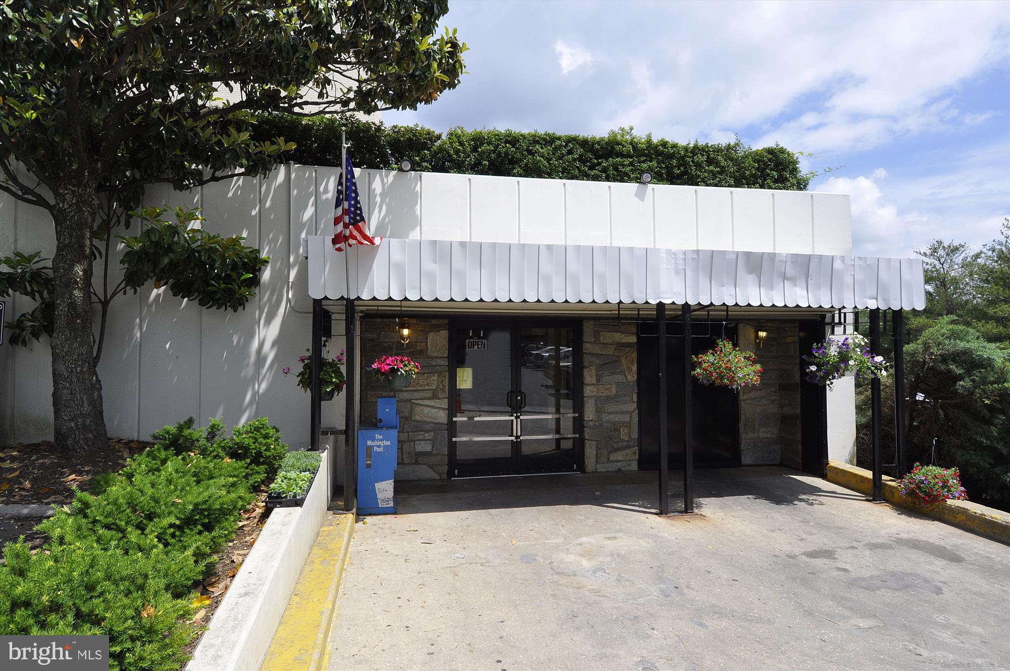 10401 GROSVENOR PLACE 1515