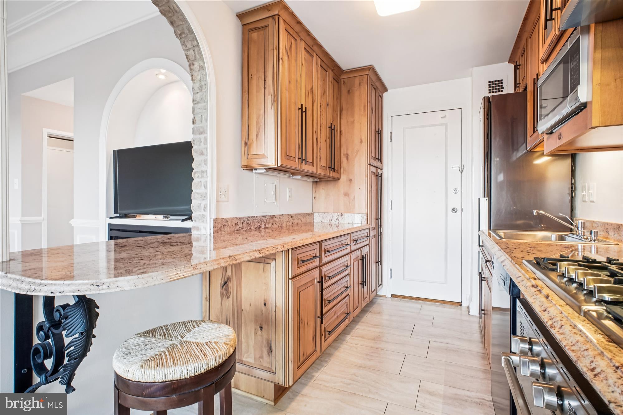 10401 GROSVENOR PLACE 1515