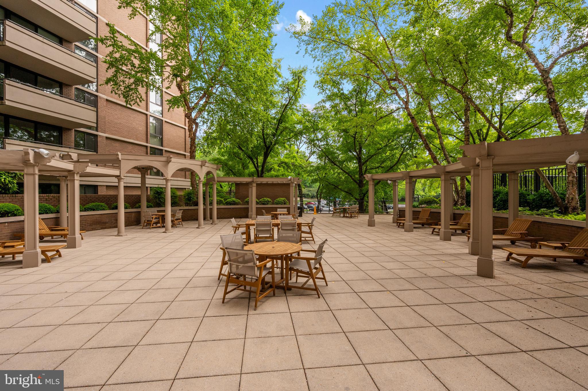 4620 N PARK AVENUE 305W