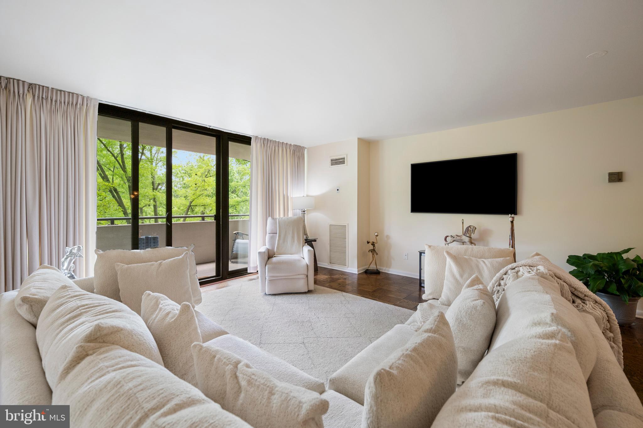 4620 N PARK AVENUE 305W