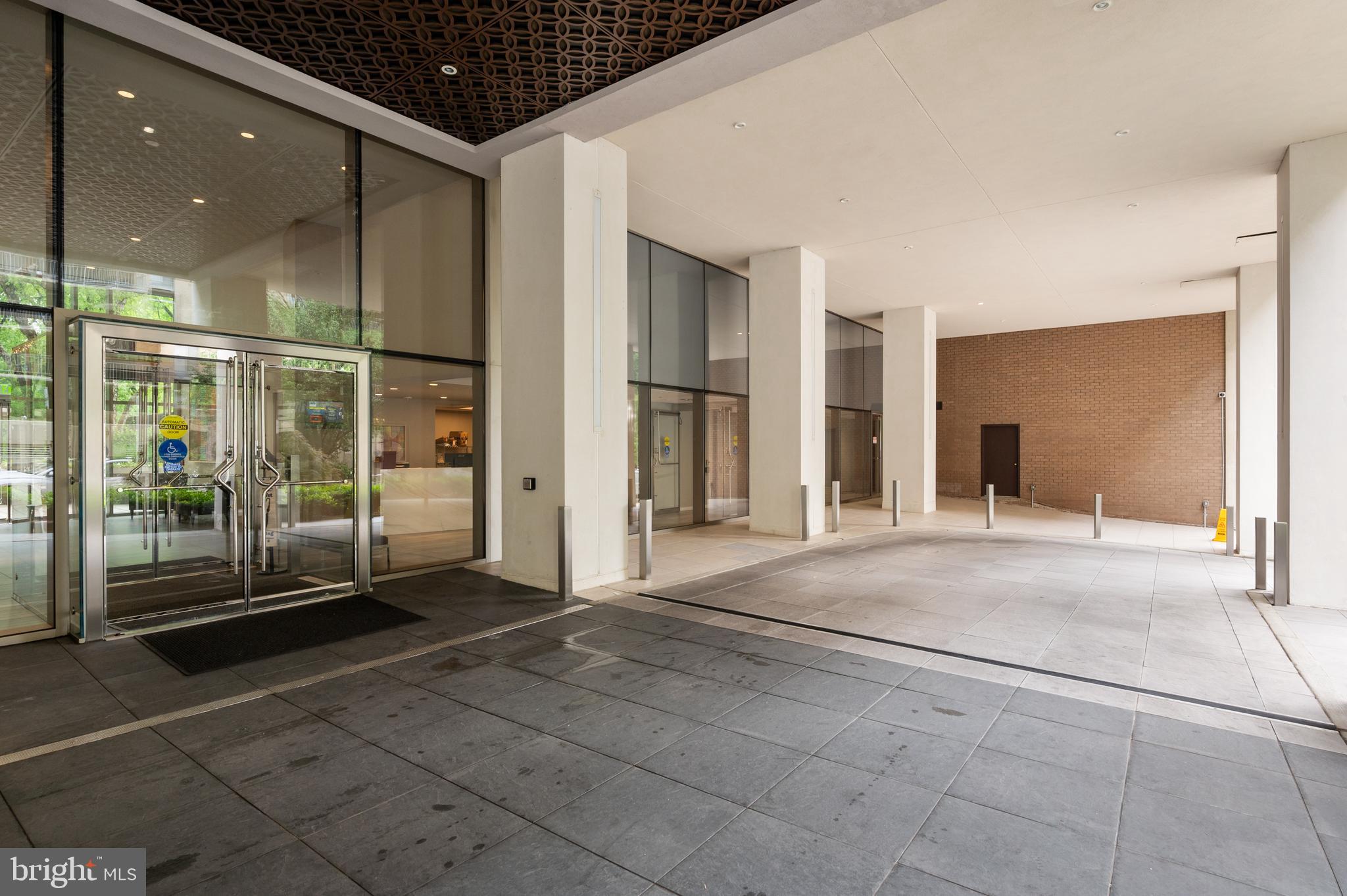 4620 N PARK AVENUE 305W