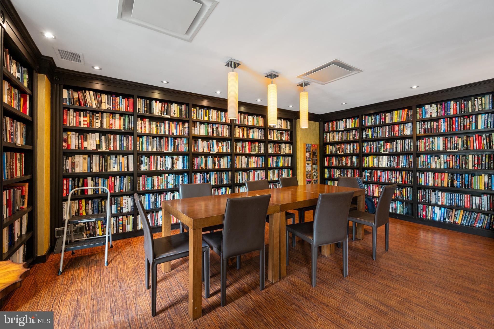 4620 N PARK AVENUE 305W