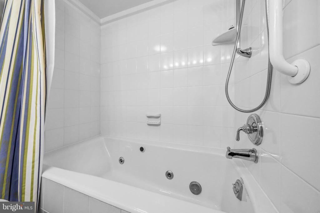 11420 STRAND DRIVE R-105