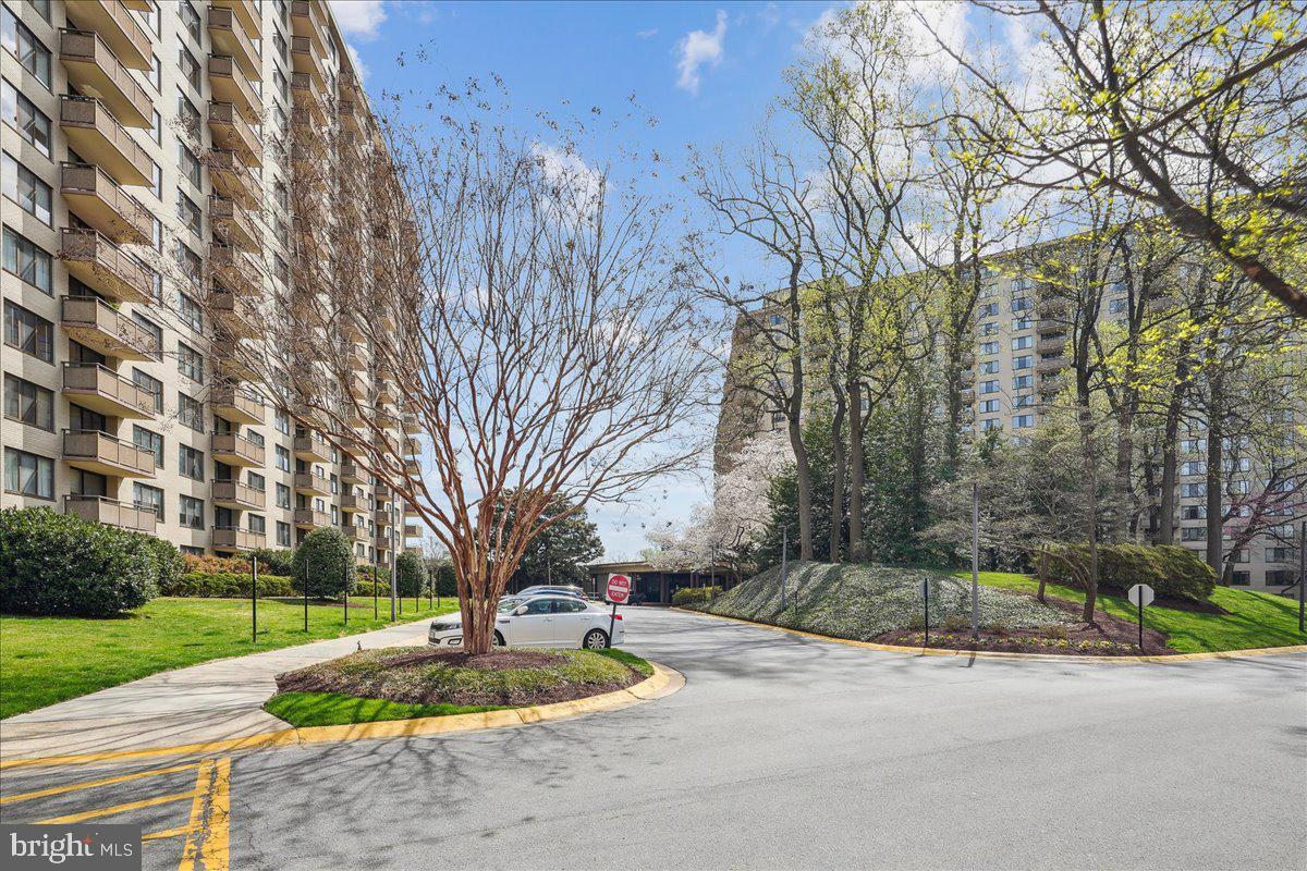 5225 POOKS HILL ROAD 826N