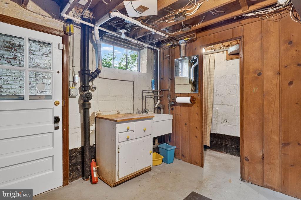 8112 RAYBURN ROAD