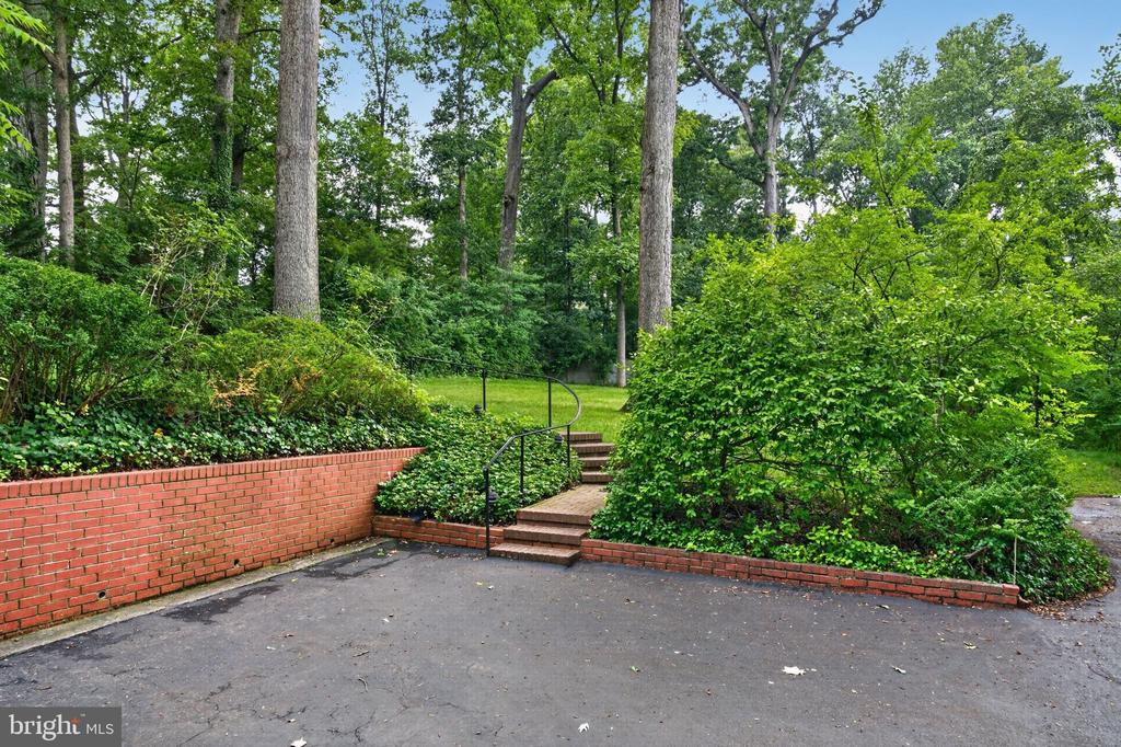 8112 RAYBURN ROAD