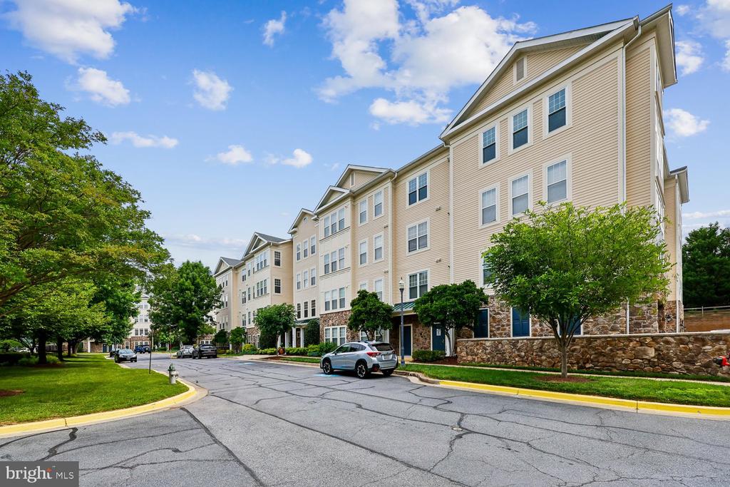 301 HIGH GABLES DRIVE Unit: 402