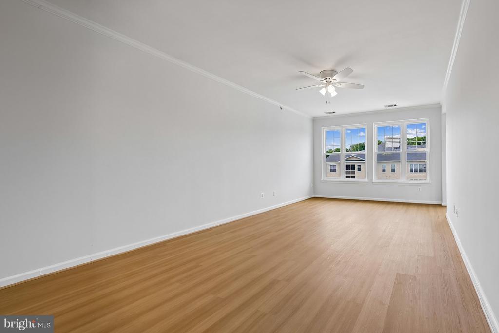 301 HIGH GABLES DRIVE Unit: 402