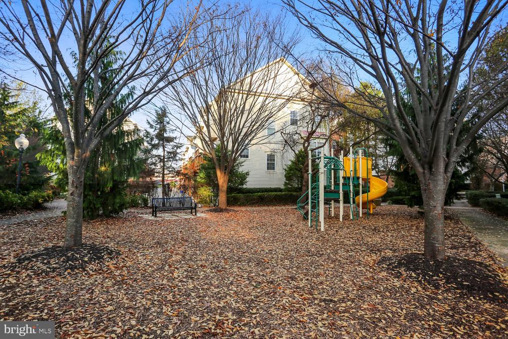 301 HIGH GABLES DRIVE Unit: 402