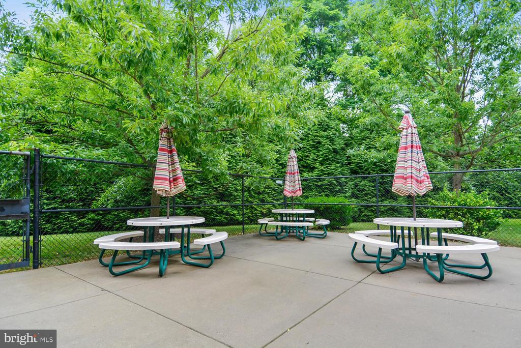 301 HIGH GABLES DRIVE Unit: 402