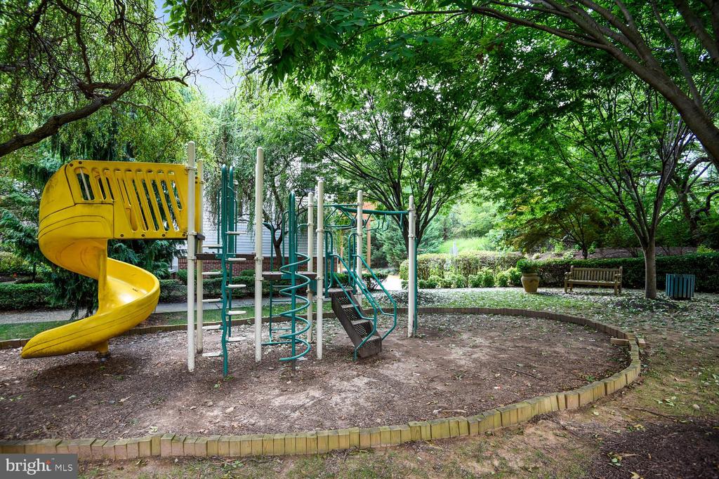 301 HIGH GABLES DRIVE Unit: 402