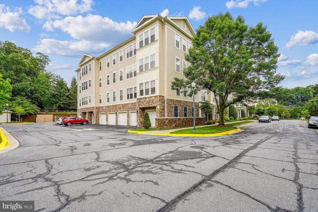 301 HIGH GABLES DRIVE Unit: 402