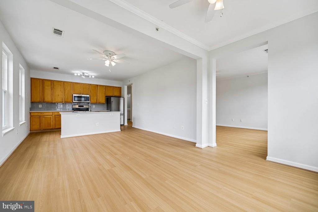 301 HIGH GABLES DRIVE Unit: 402