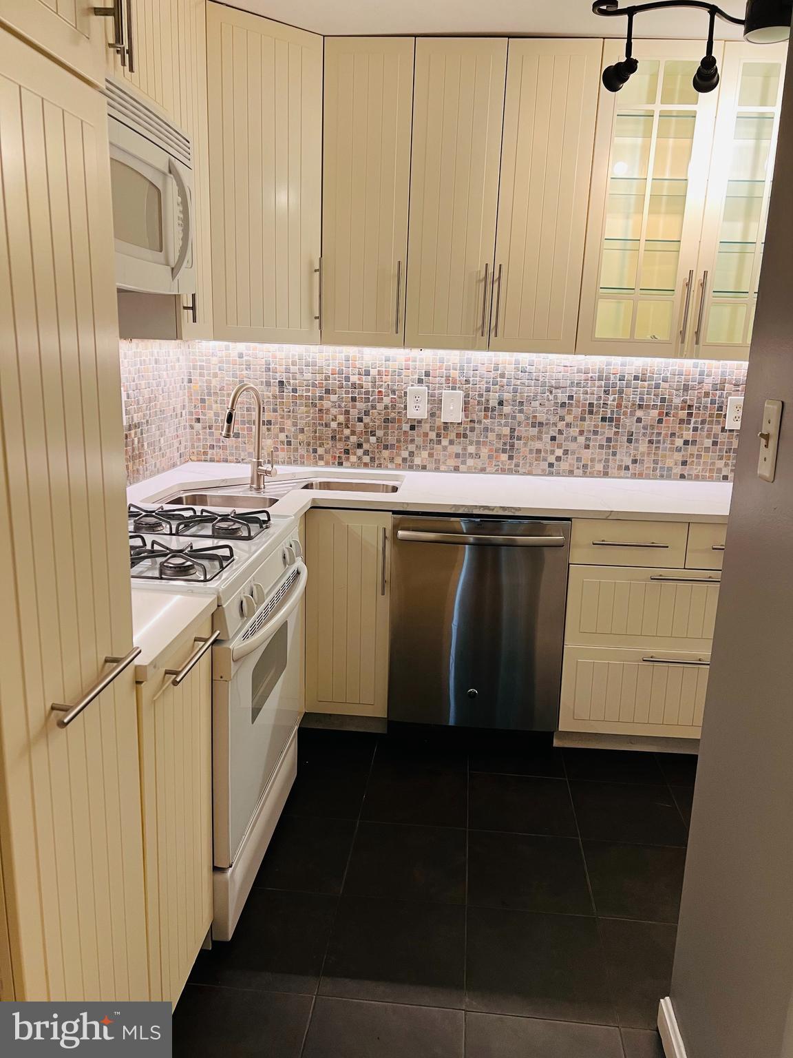 5974 Westchester Park Dr #T