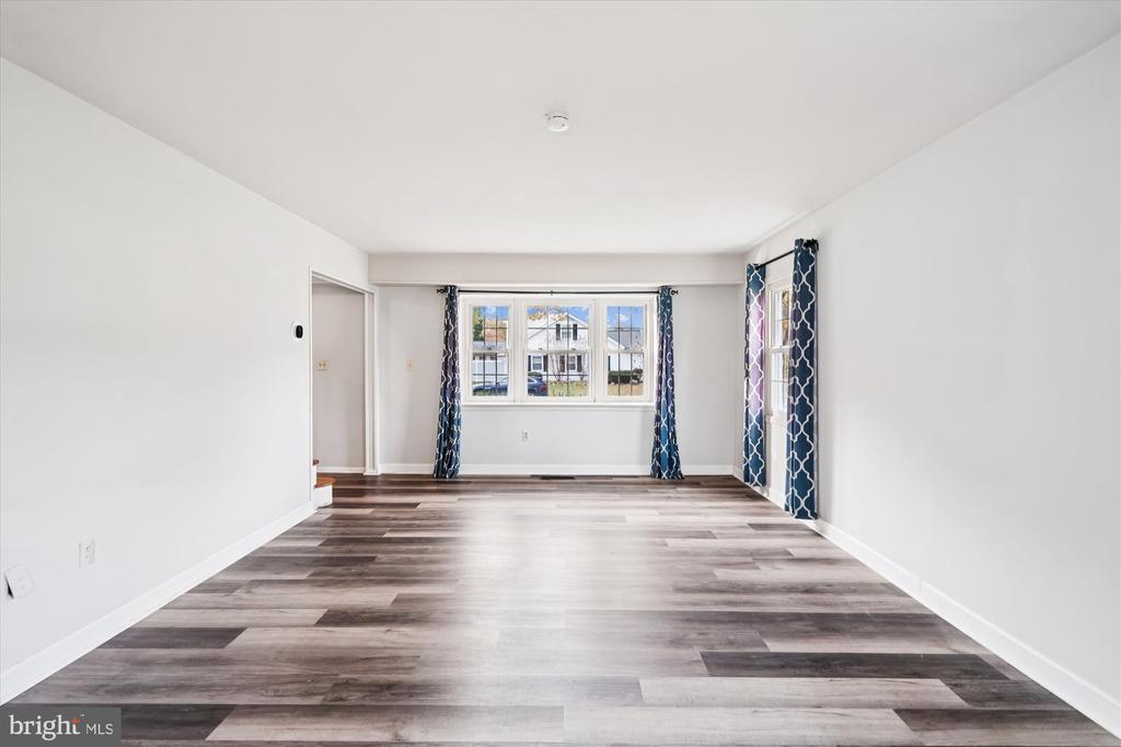 2811 BIRDSEYE LANE