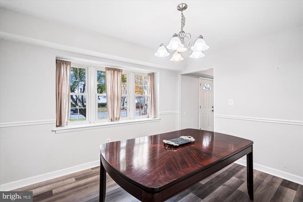 2811 BIRDSEYE LANE