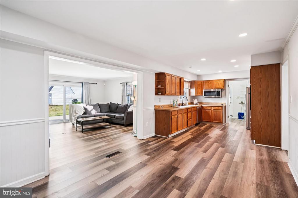 2811 BIRDSEYE LANE