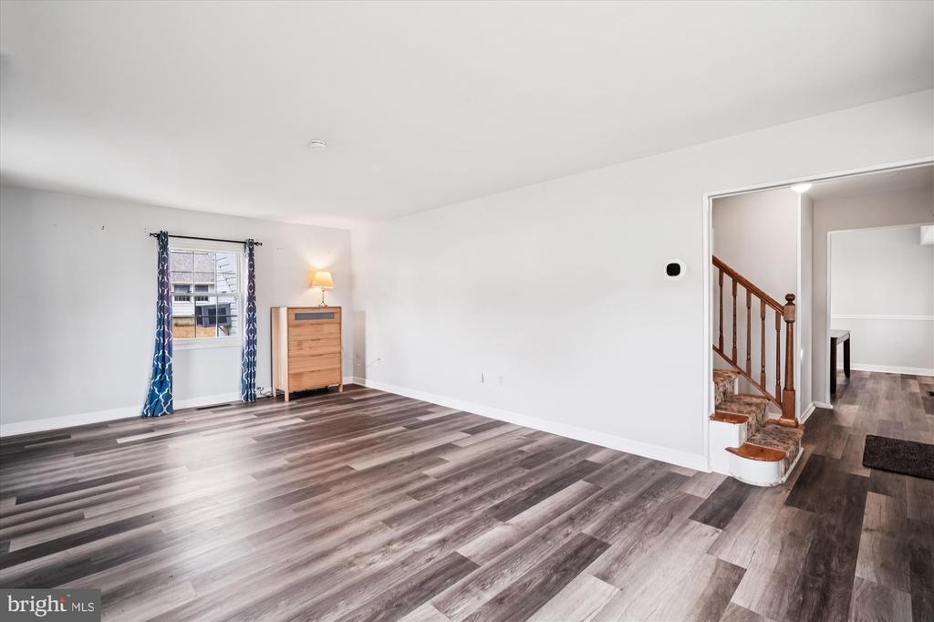 2811 BIRDSEYE LANE