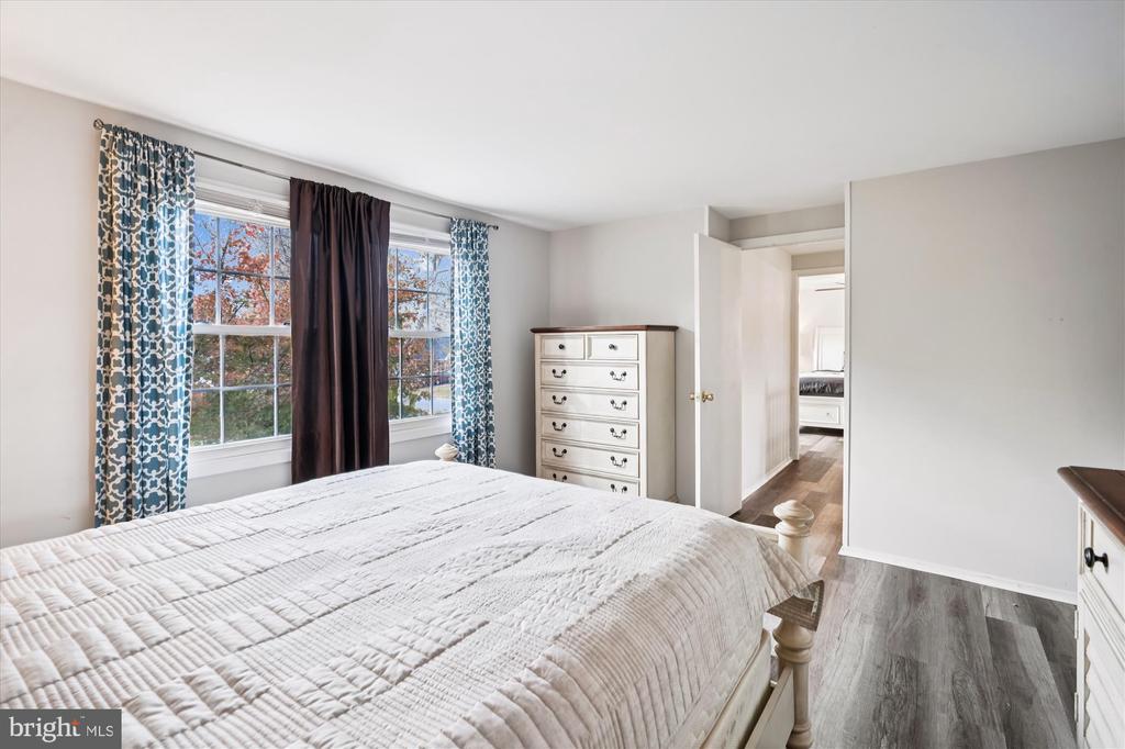 2811 BIRDSEYE LANE