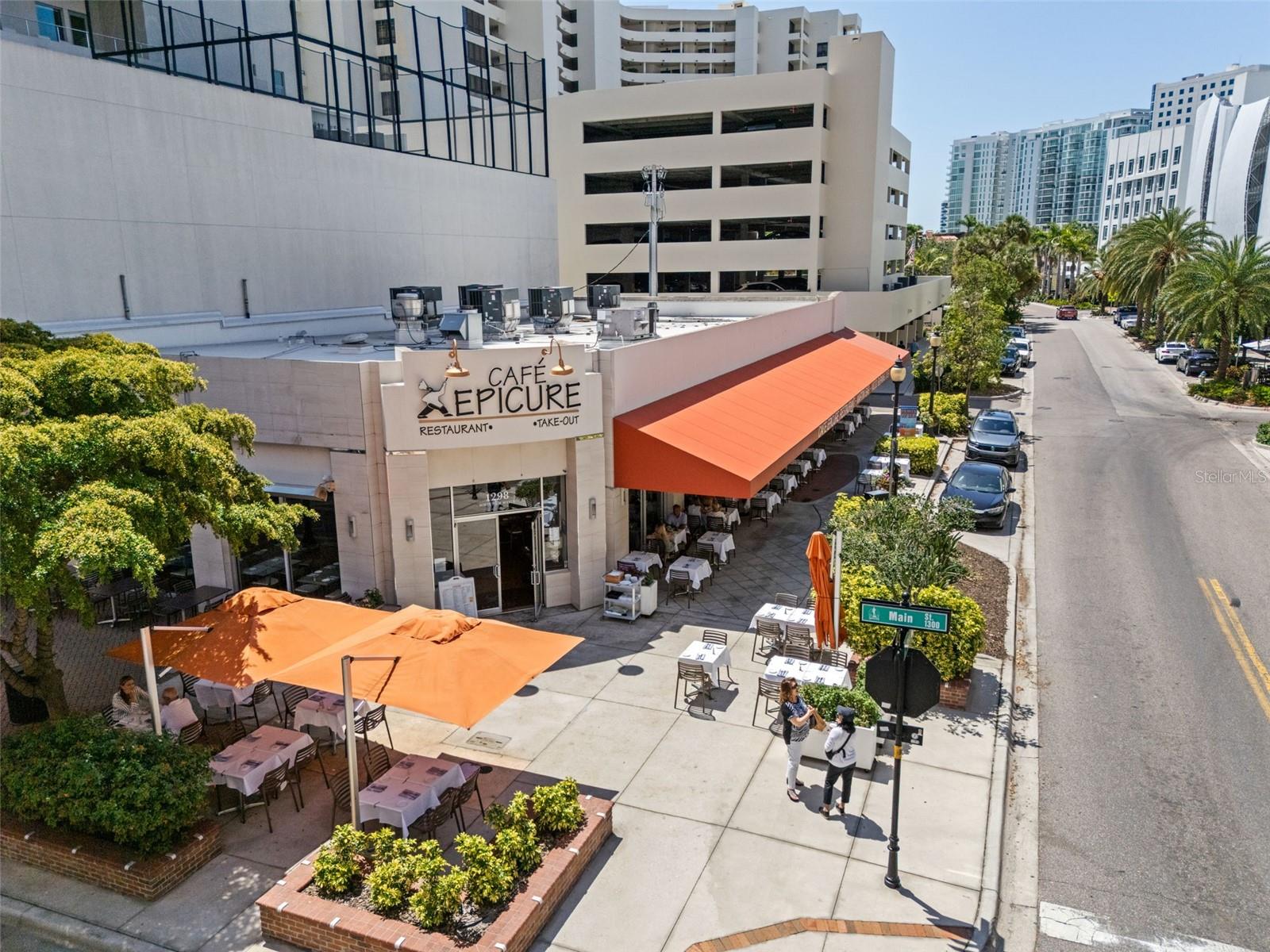 711 S PALM AVE #302