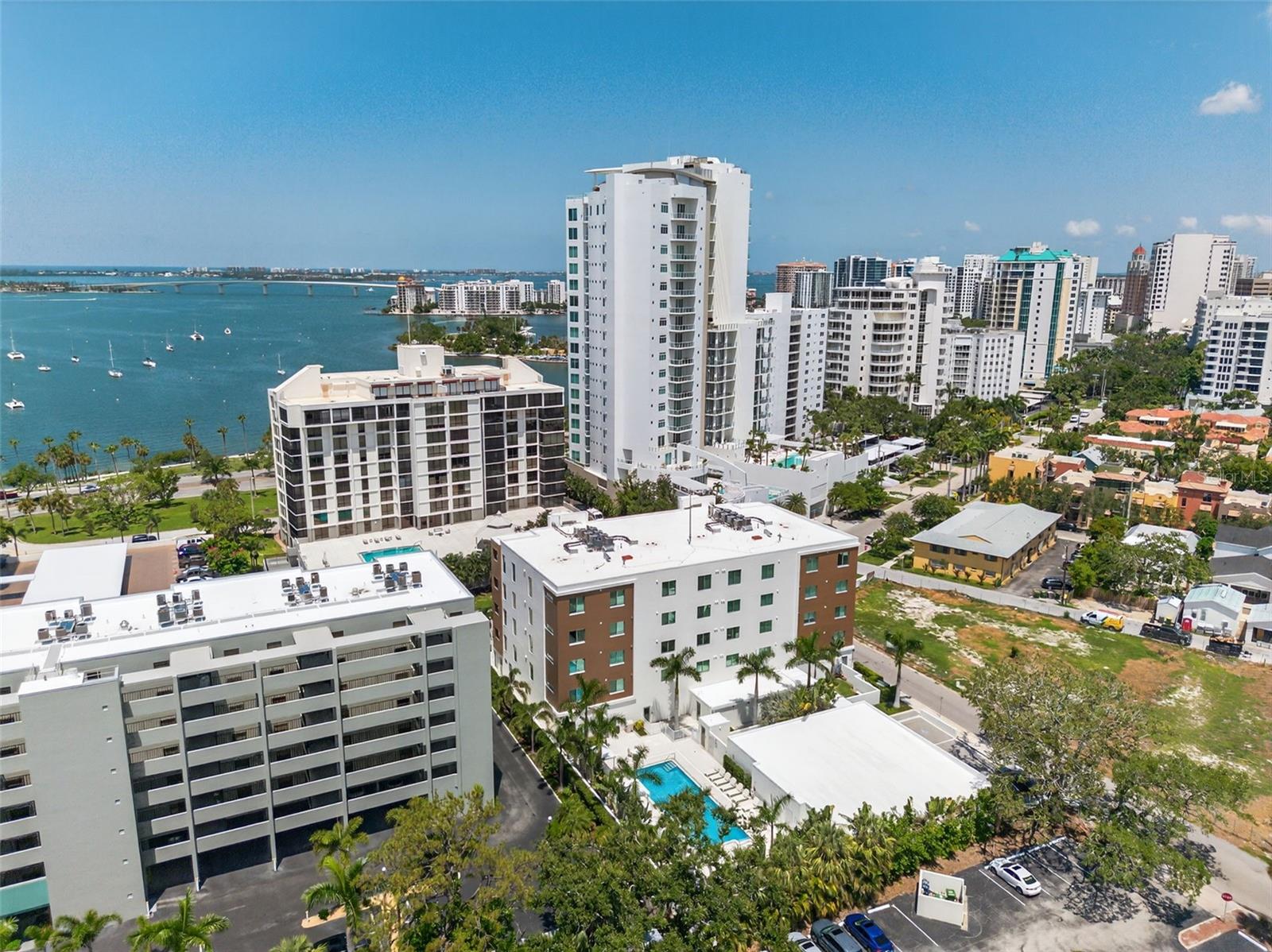 711 S PALM AVE #302