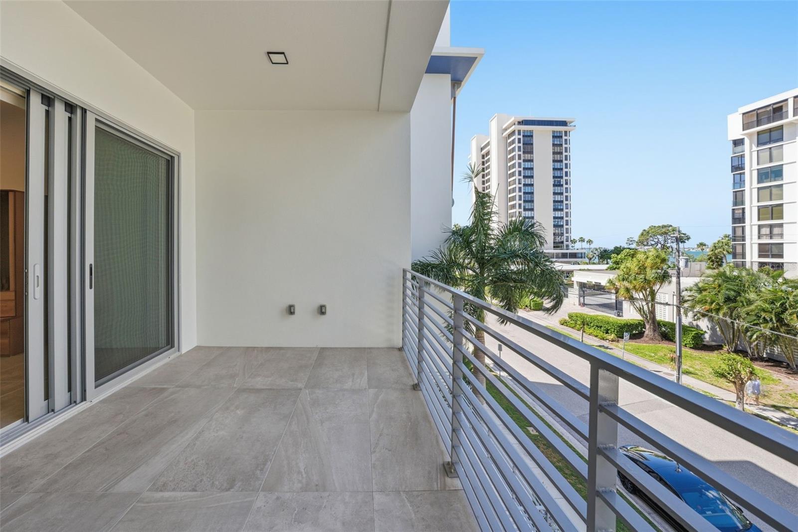 711 S PALM AVE #302