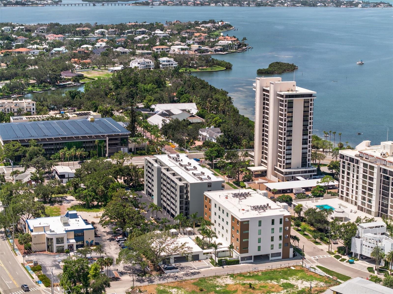 711 S PALM AVE #302