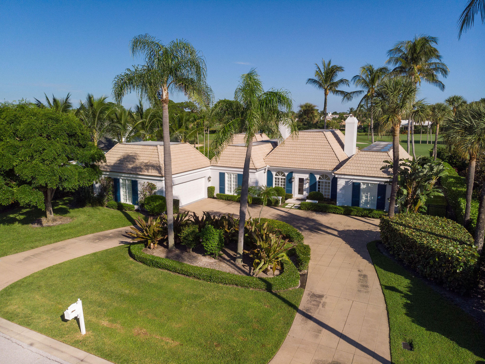 971 LAKE HOUSE Drive