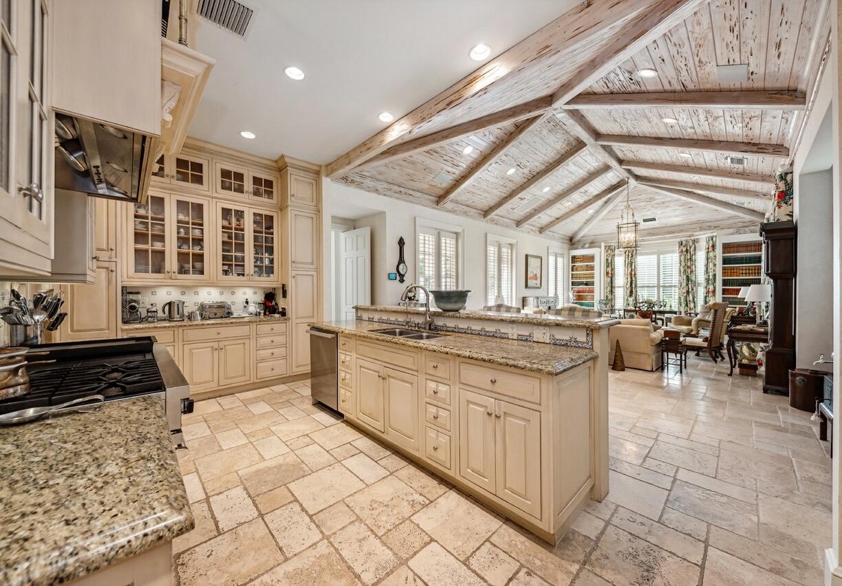 926 Village Road