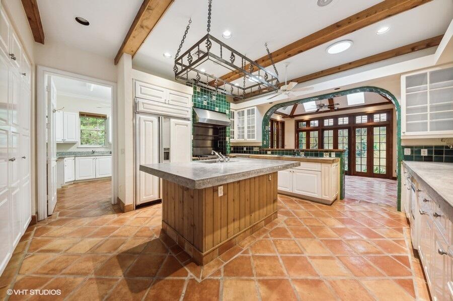 12234 Seaward Drive W