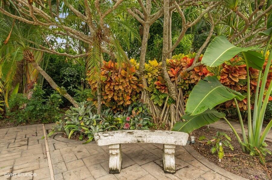 12234 Seaward Drive W