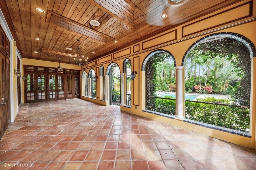 12234 Seaward Drive W