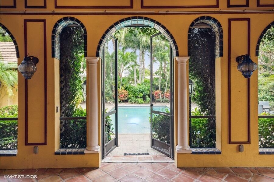 12234 Seaward Drive W