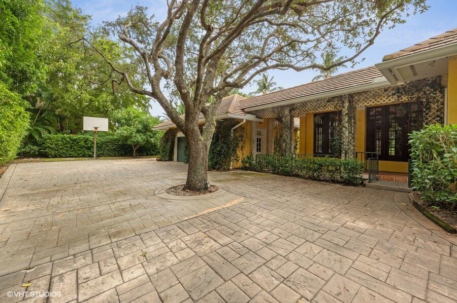 12234 Seaward Drive W