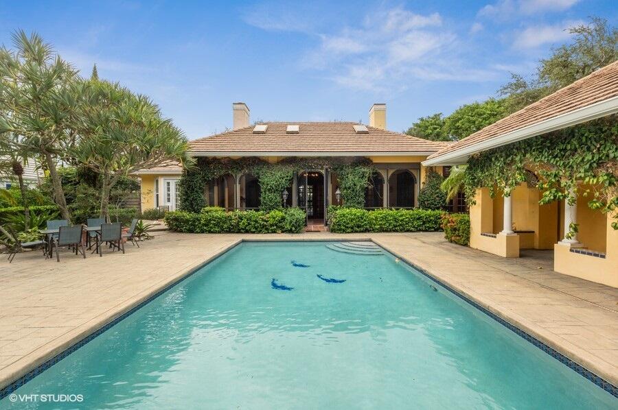 12234 Seaward Drive W