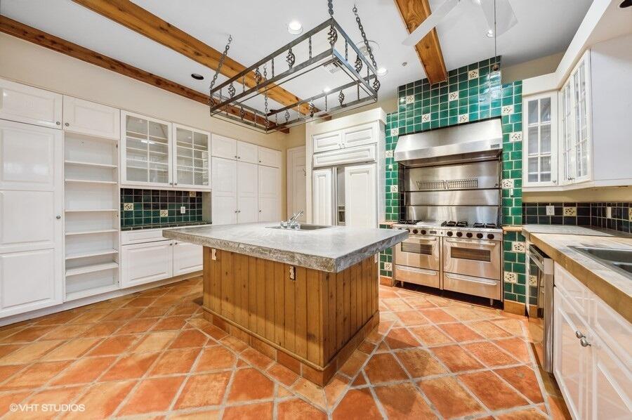 12234 Seaward Drive W