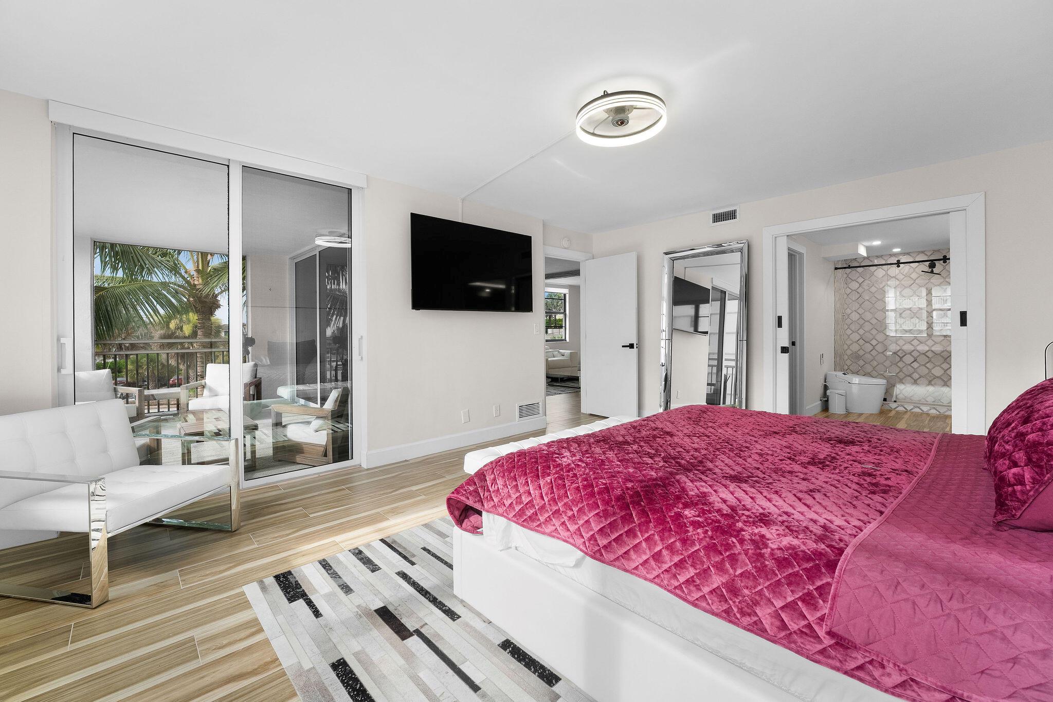 911 Ocean Drive 201