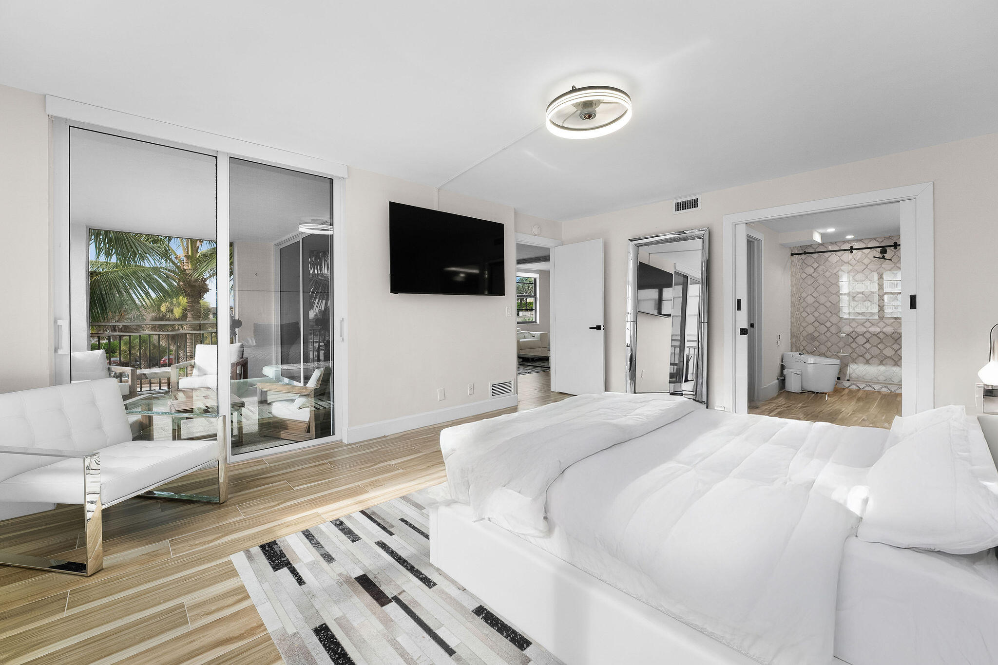 911 Ocean Drive 201