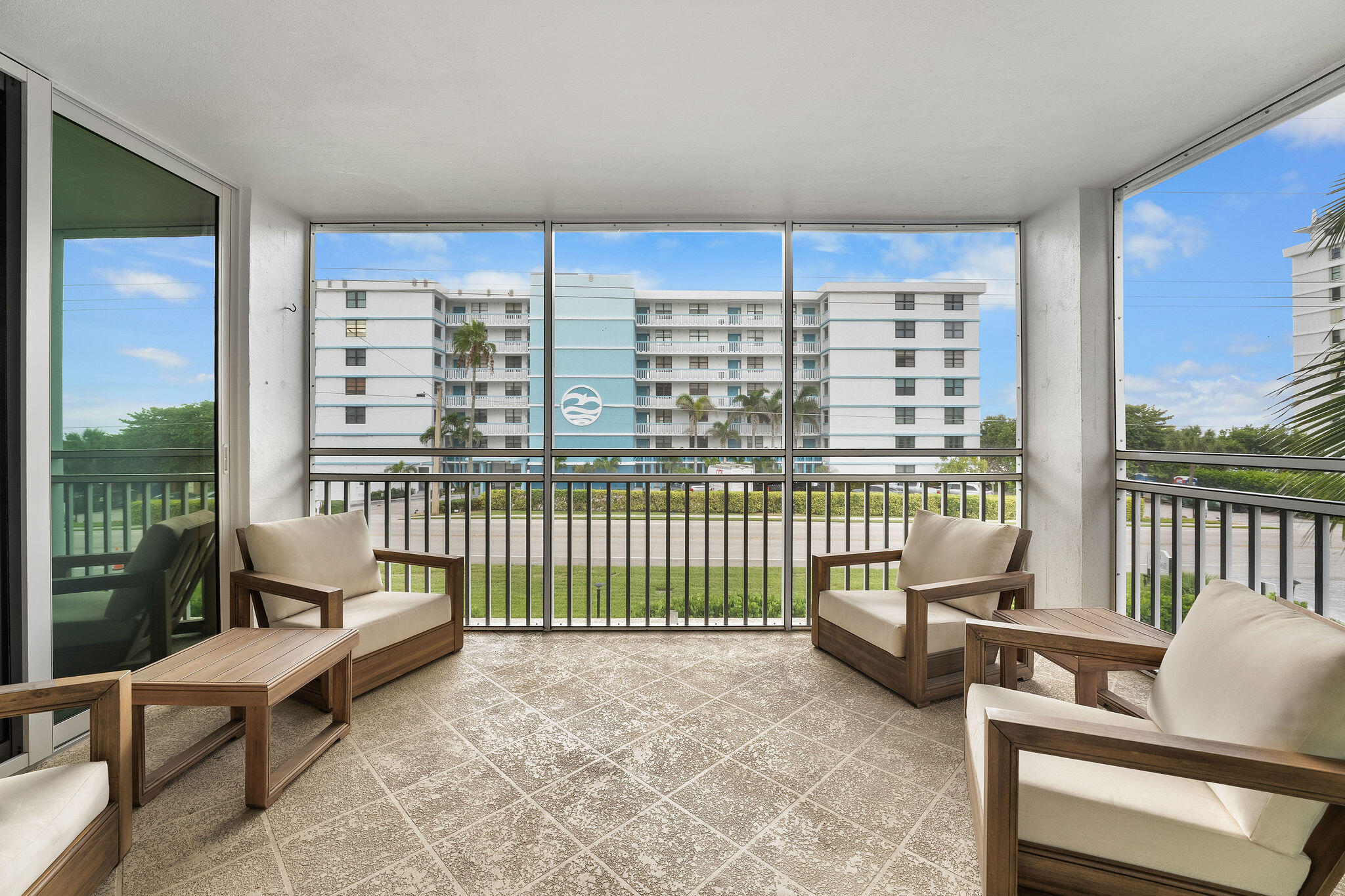 911 Ocean Drive 201