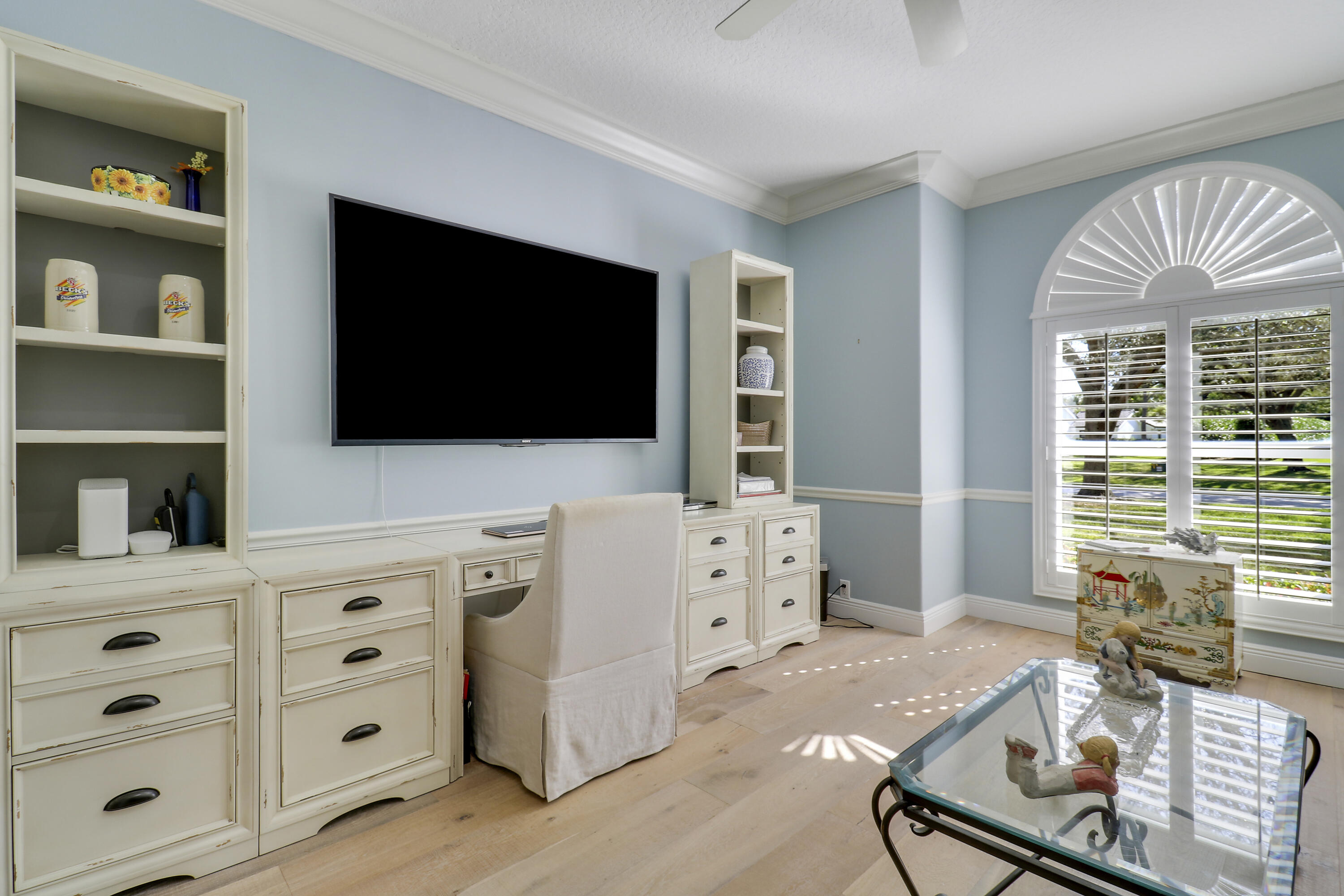 5213 Desert Vixen Road