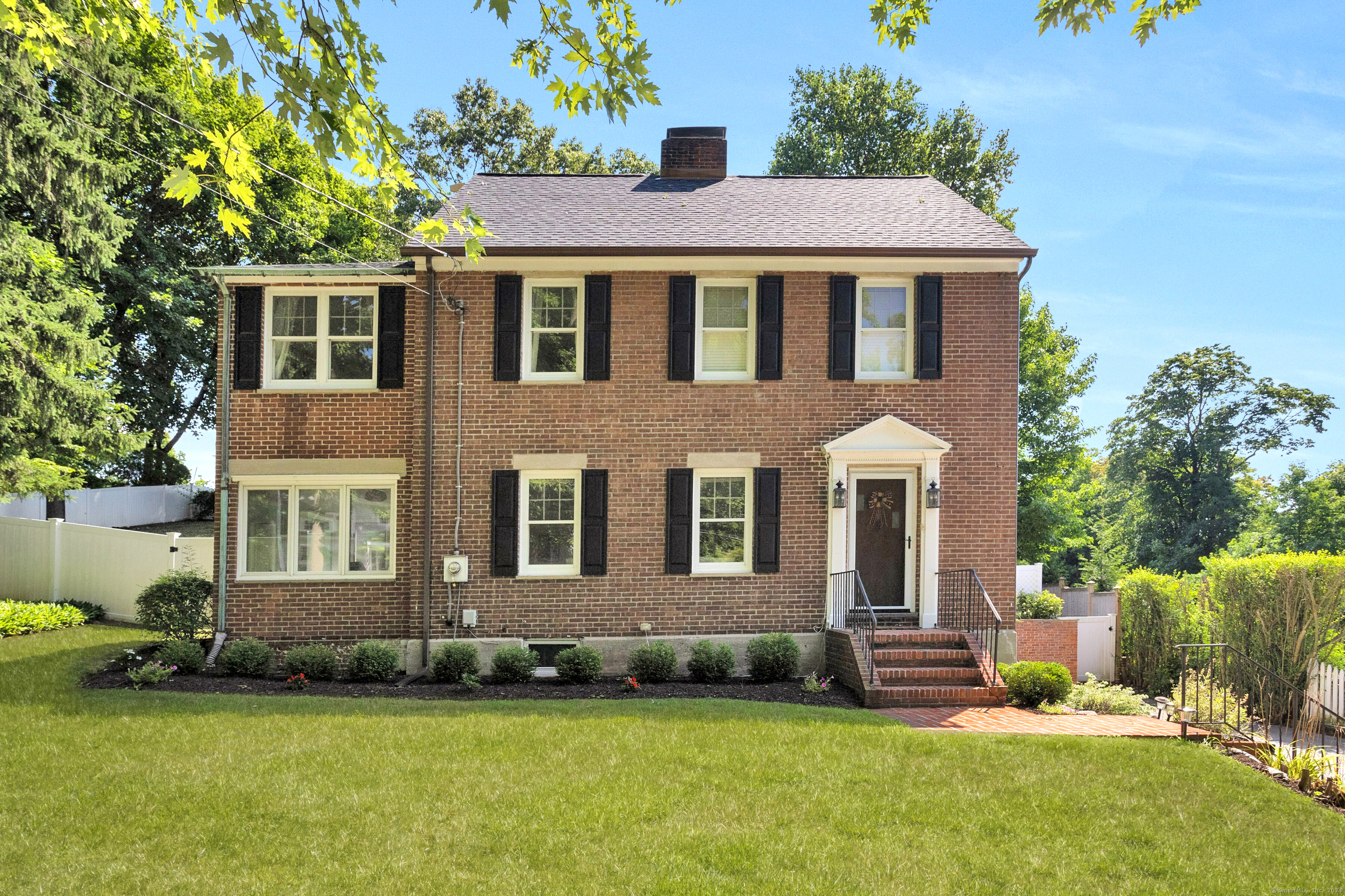 24 Cliff Avenue