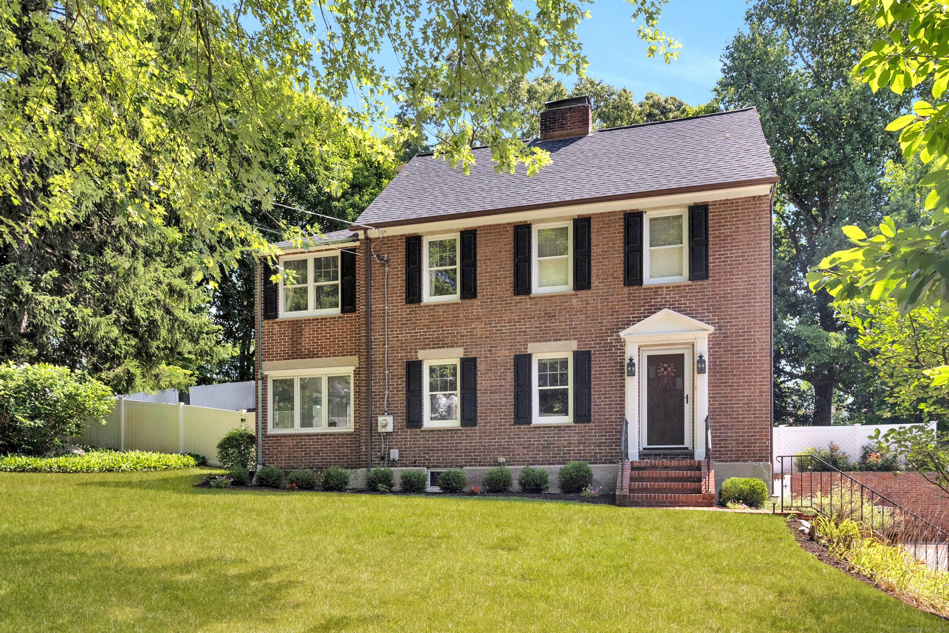24 Cliff Avenue