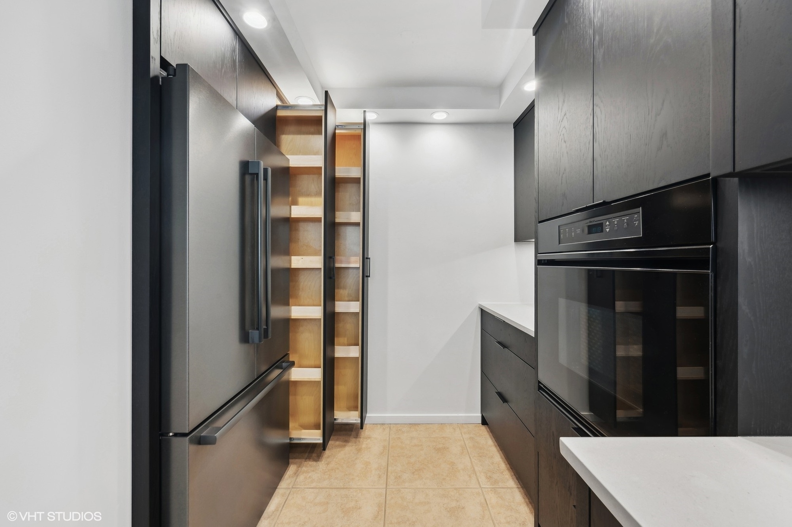 200 E Delaware Place Unit: 6D