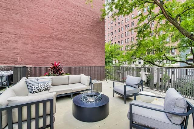200 E Delaware Place Unit: 6D