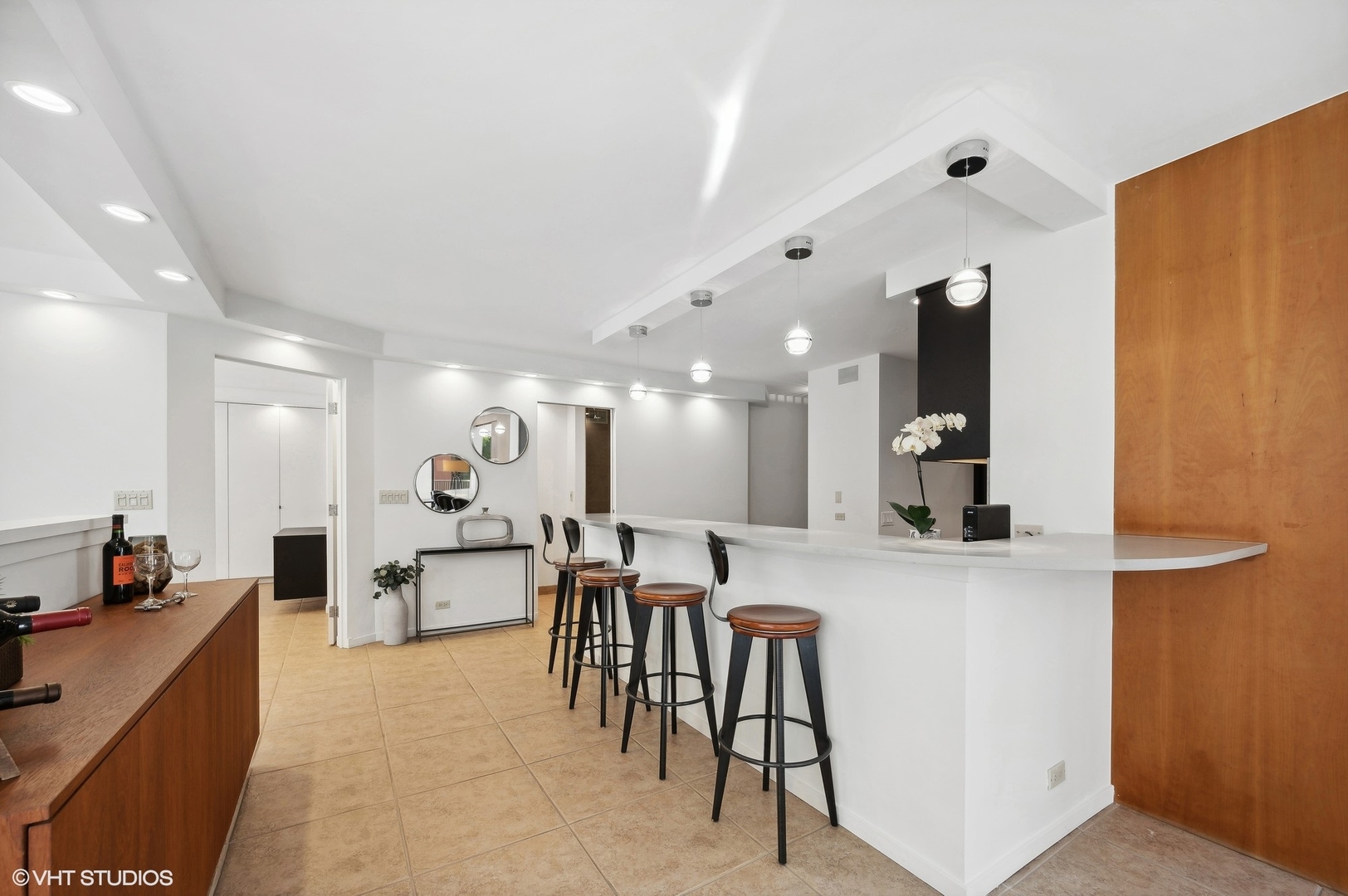 200 E Delaware Place Unit: 6D