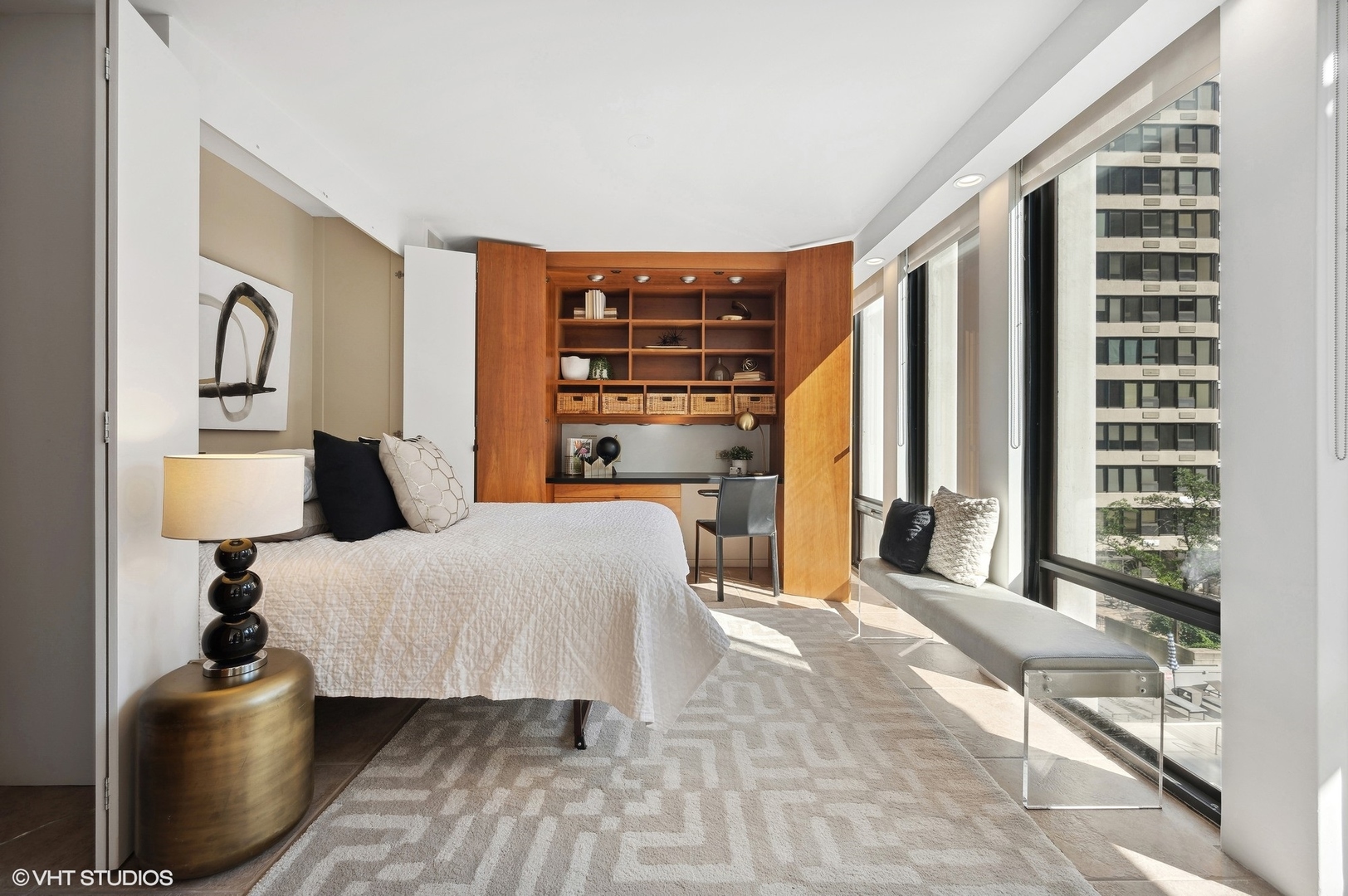 200 E Delaware Place Unit: 6D