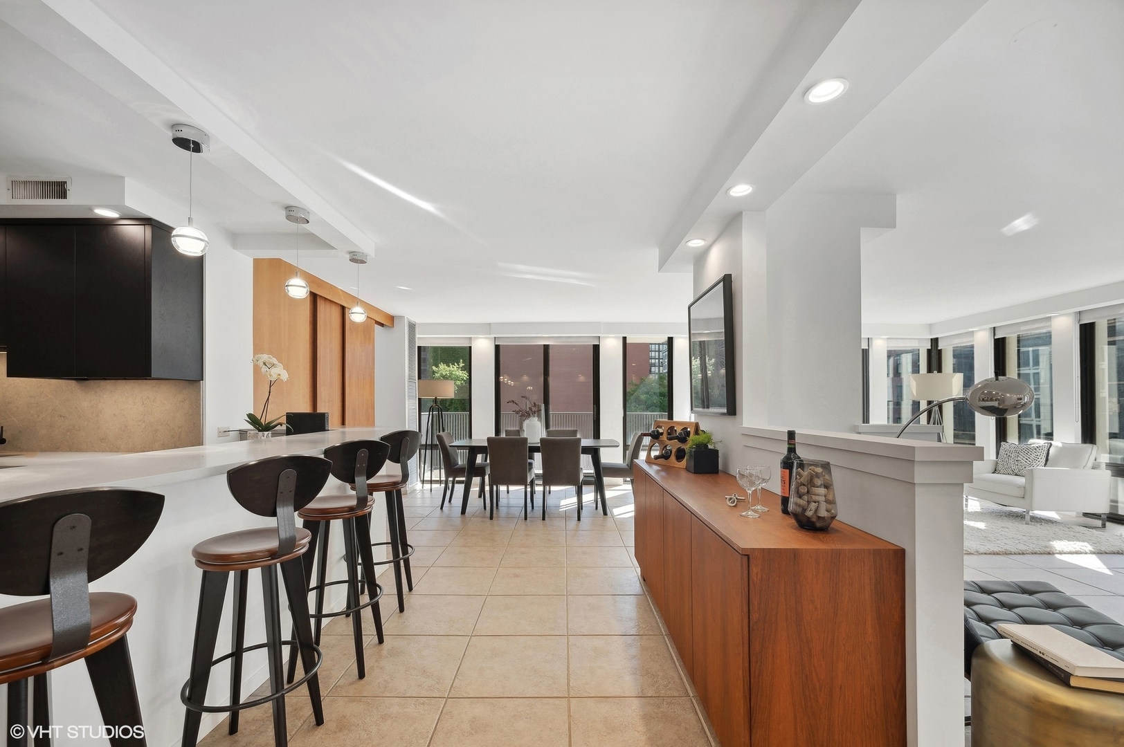 200 E Delaware Place Unit: 6D