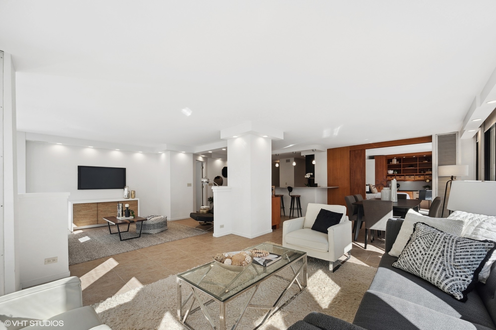 200 E Delaware Place Unit: 6D