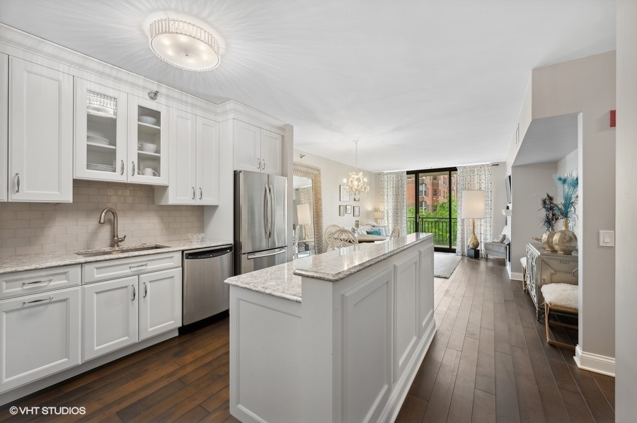 55 W Delaware Place Unit: 418